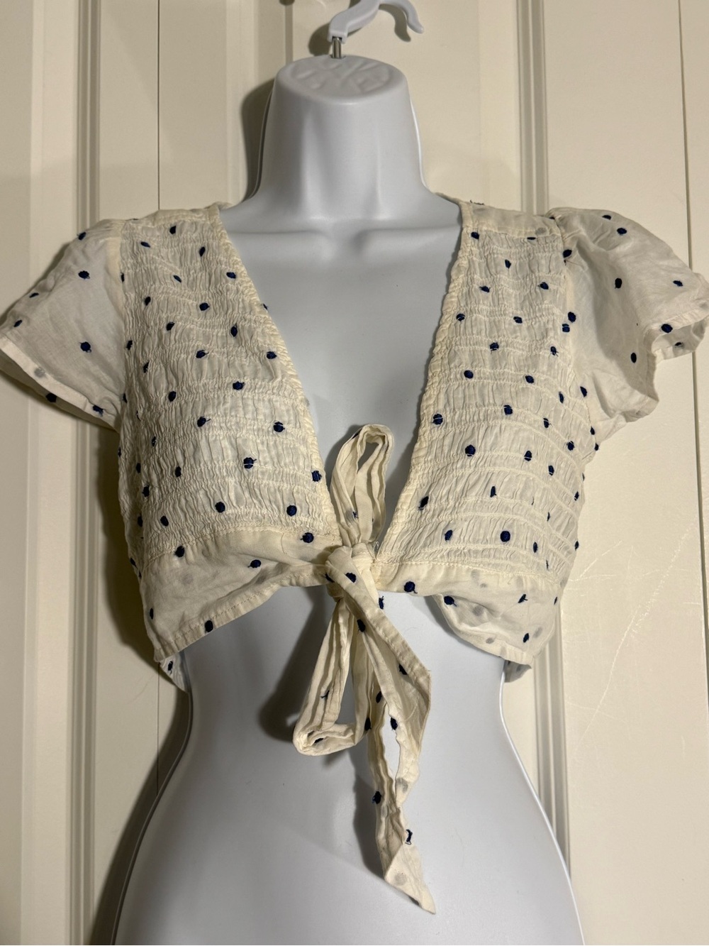 American Eagle Outfitters Cream Tie-Front Crop Top with Navy Dots